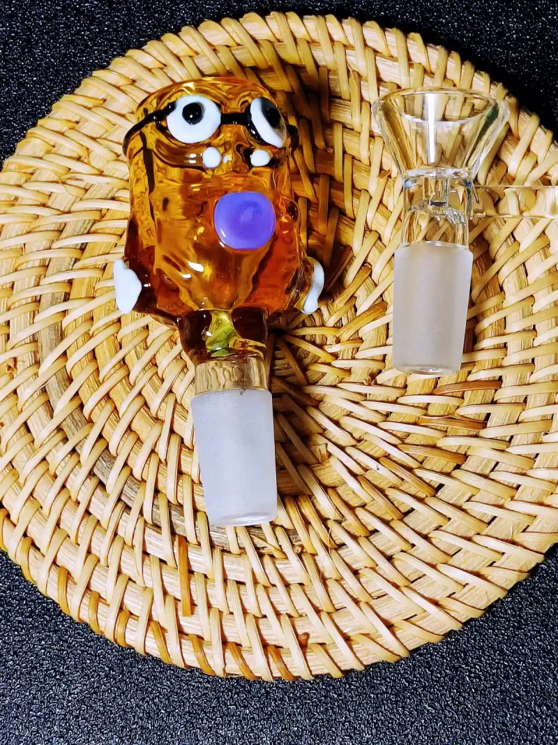 Minion Bong Bowl vs Standard Bong Bowl